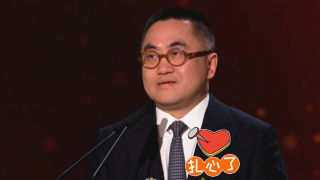 美女露尿口来摸